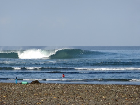 LEACKEY PIPE SUMBAWA WAVE SURF